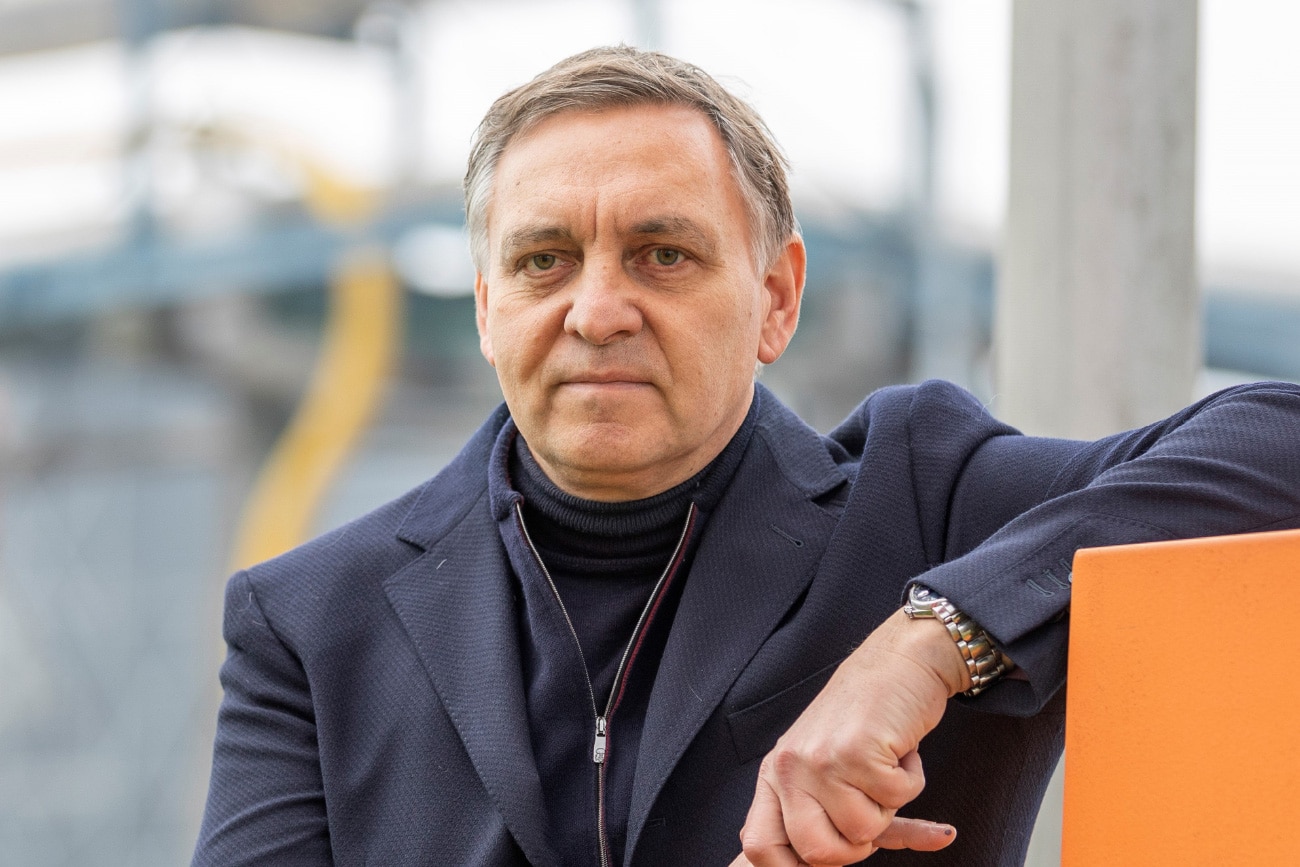 Louwers Mediagroep - Facade construction