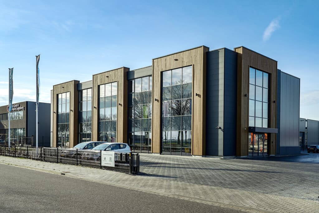 Aluminium ‘sidings’ geven bedrijfsruimte extra cachet