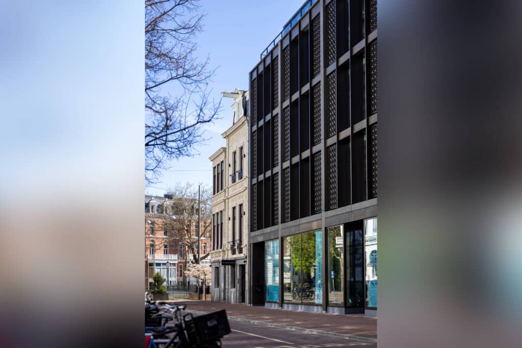 Ultraslanke stalen puien voor opvallende ontwikkeling in P.C. Hooftstraat