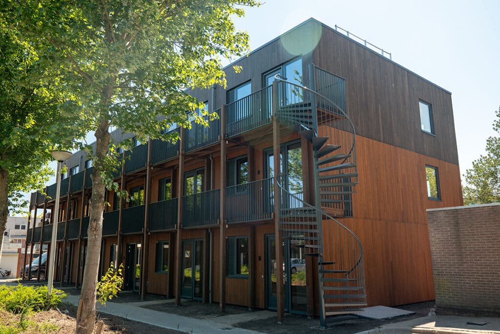 15 biobased flexwoningen in Hellendoorn zetten stap naar circulair wonen