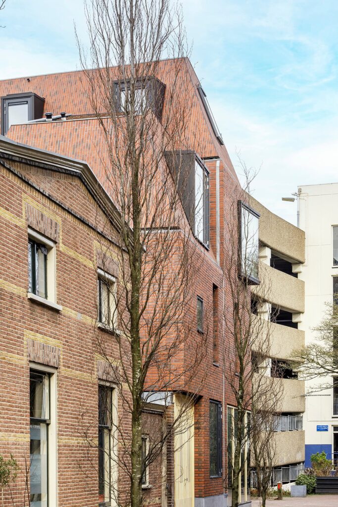 Een moderne blikvanger in een historische binnenstad 1