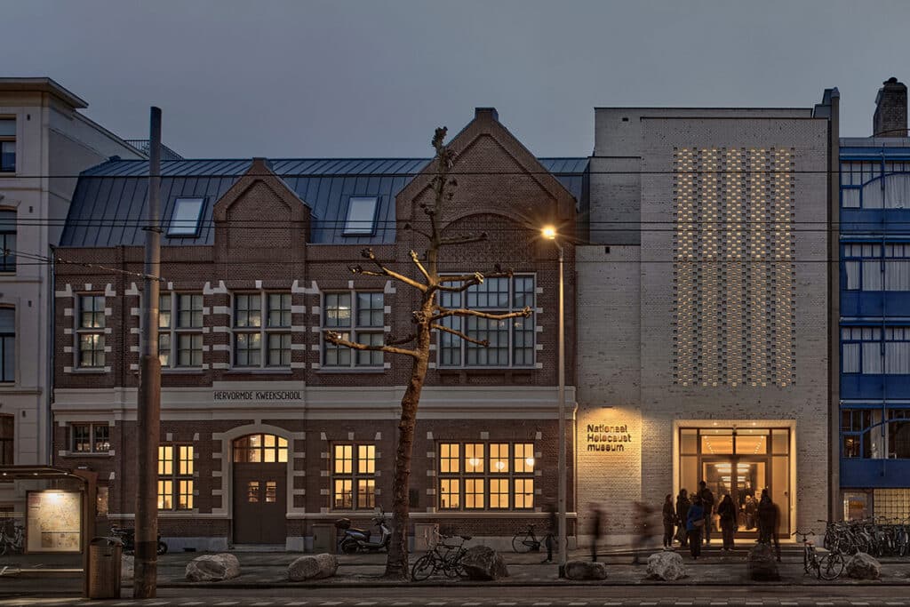 Nationaal Holocaustmuseum bekroond als Beste Gebouw van het Jaar 2025
