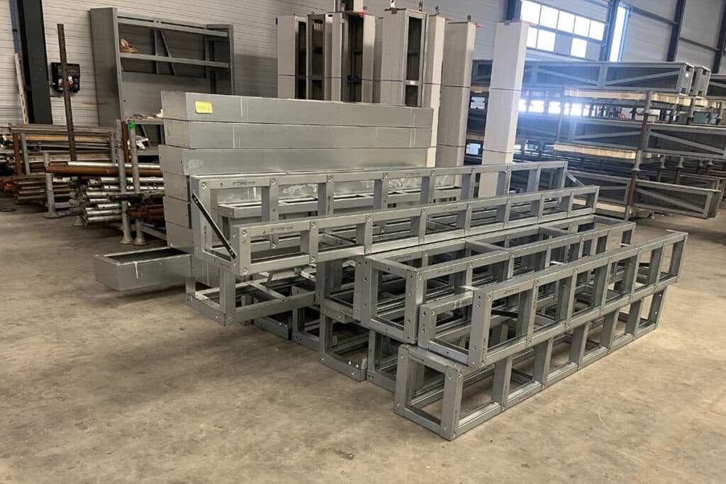 Project Weezenlanden in Zwolle: gevelbanden van staalframe met Buchtal-tegels 2