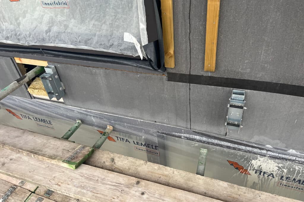 Project Weezenlanden in Zwolle: gevelbanden van staalframe met Buchtal-tegels 5