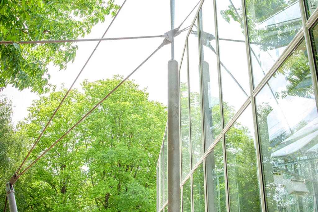 Dubbbelglas gevels voor Klimatenkas zijn technische hoogstandjes 1