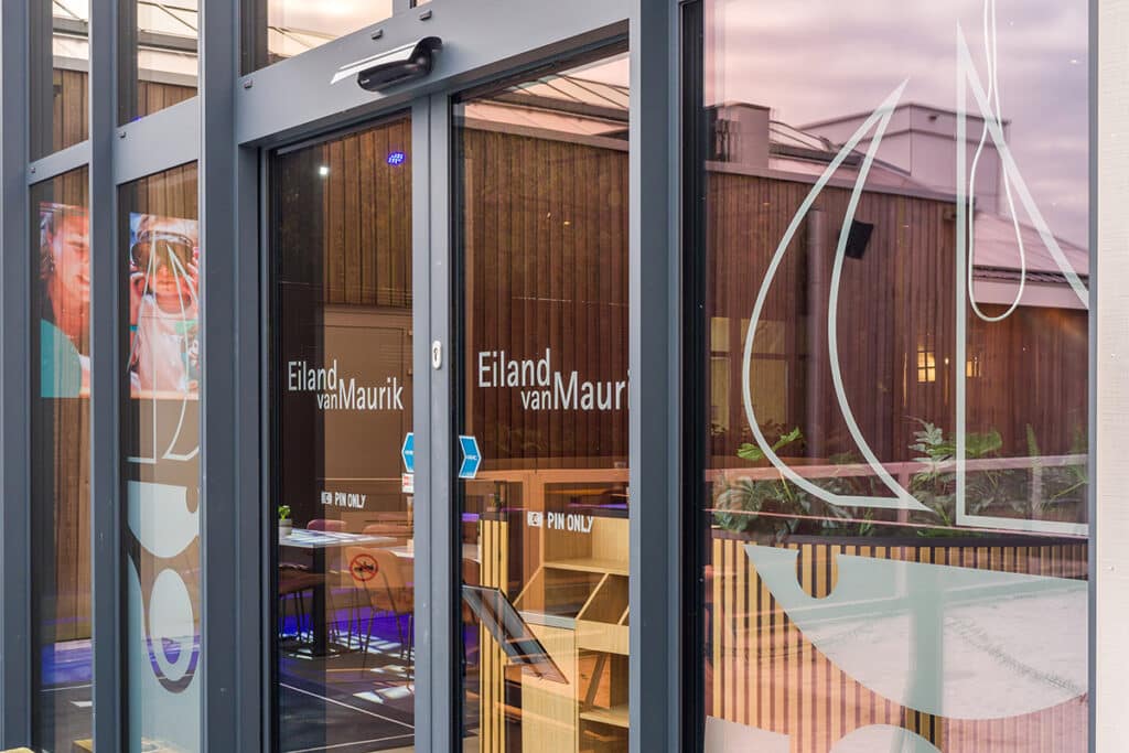 Moderne aluminium gevelsystemen voor kloppend hart vakantiepark 2