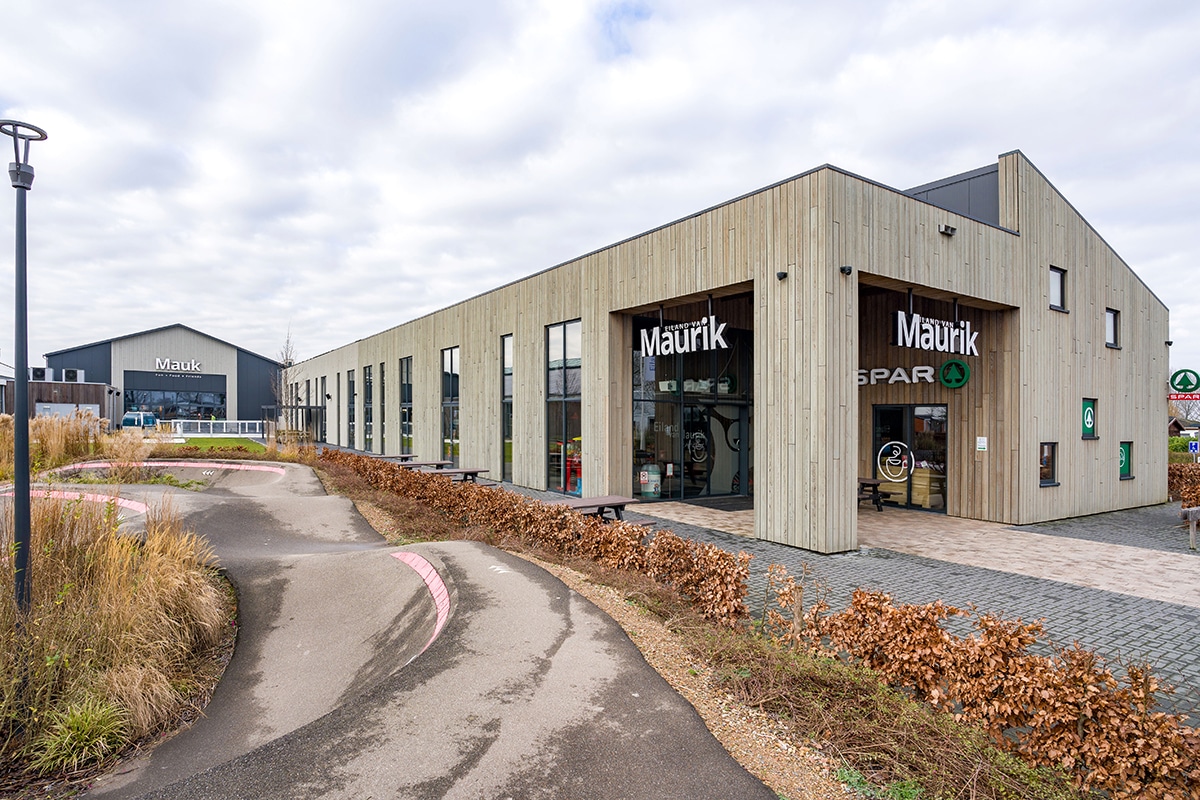 Moderne aluminium gevelsystemen voor kloppend hart vakantiepark 4