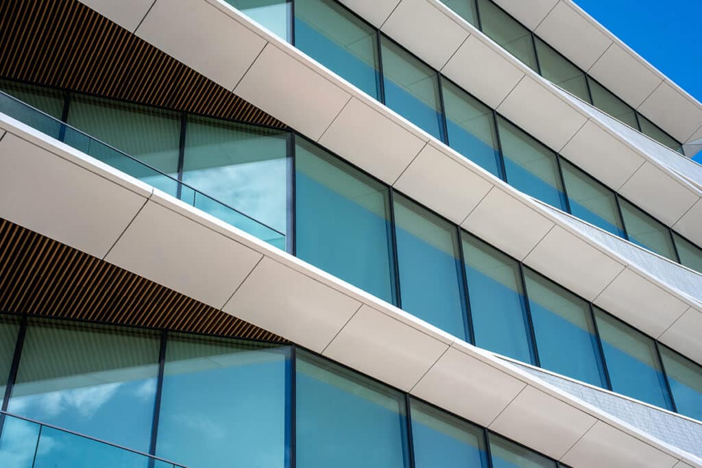 Hoe beglazing en binnenzonwering elkaar versterken 2