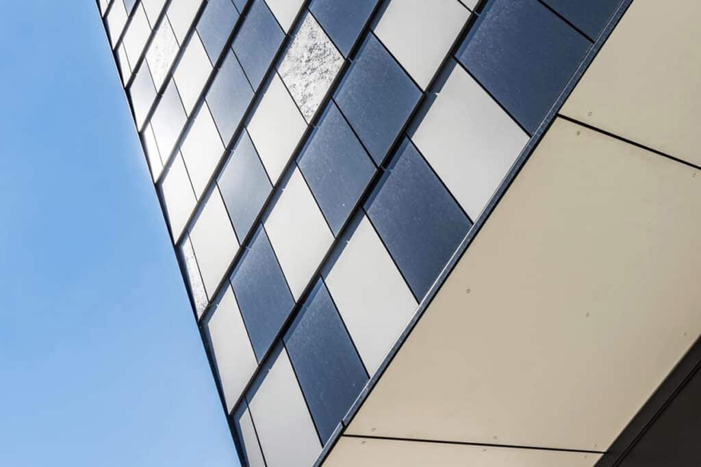 Een gevel die beweegt met het licht 2