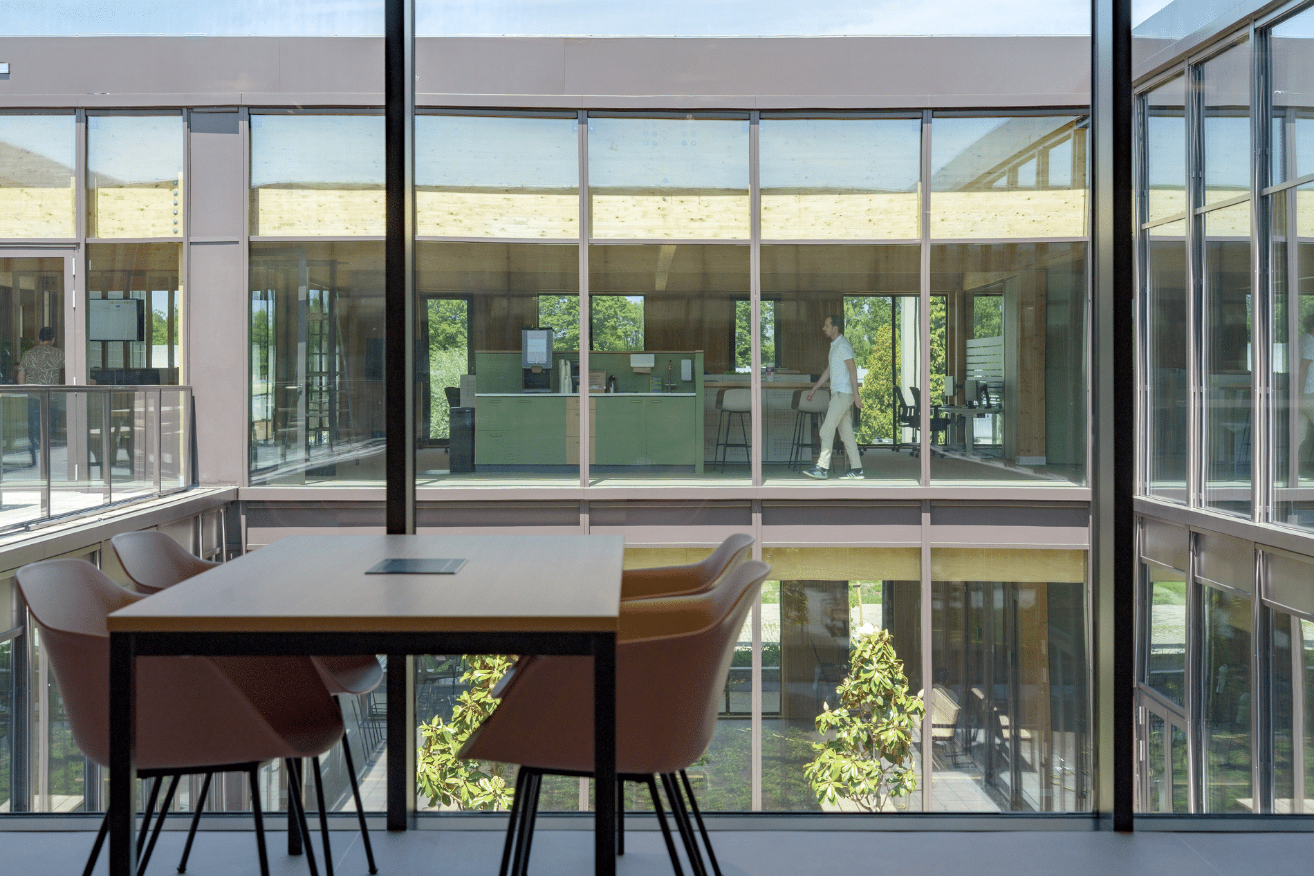 Slanke profielen en grote glasvlakken 1