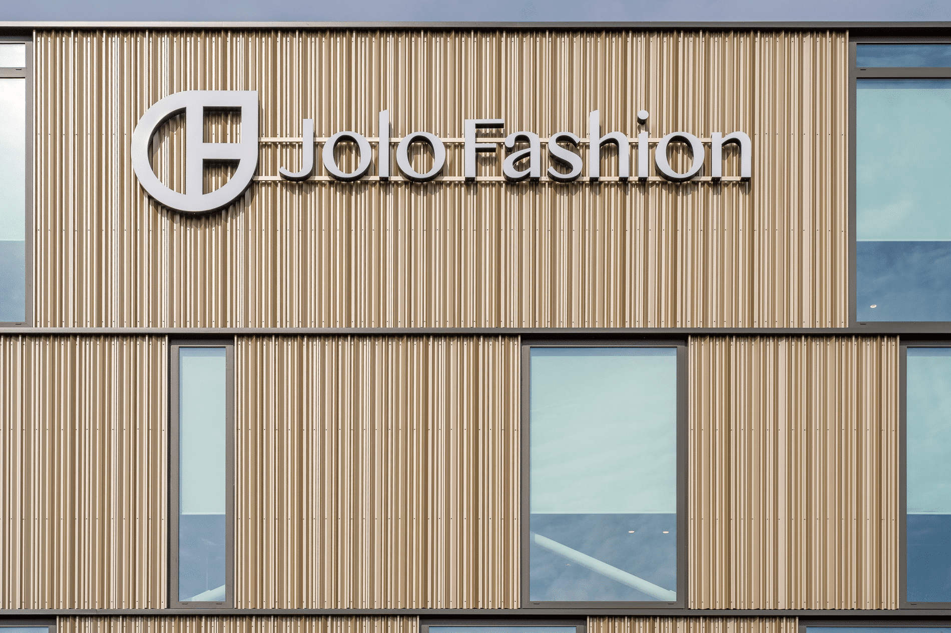 De gevel van Jolo Fashion Group verandert continu, zonder af te leiden 1