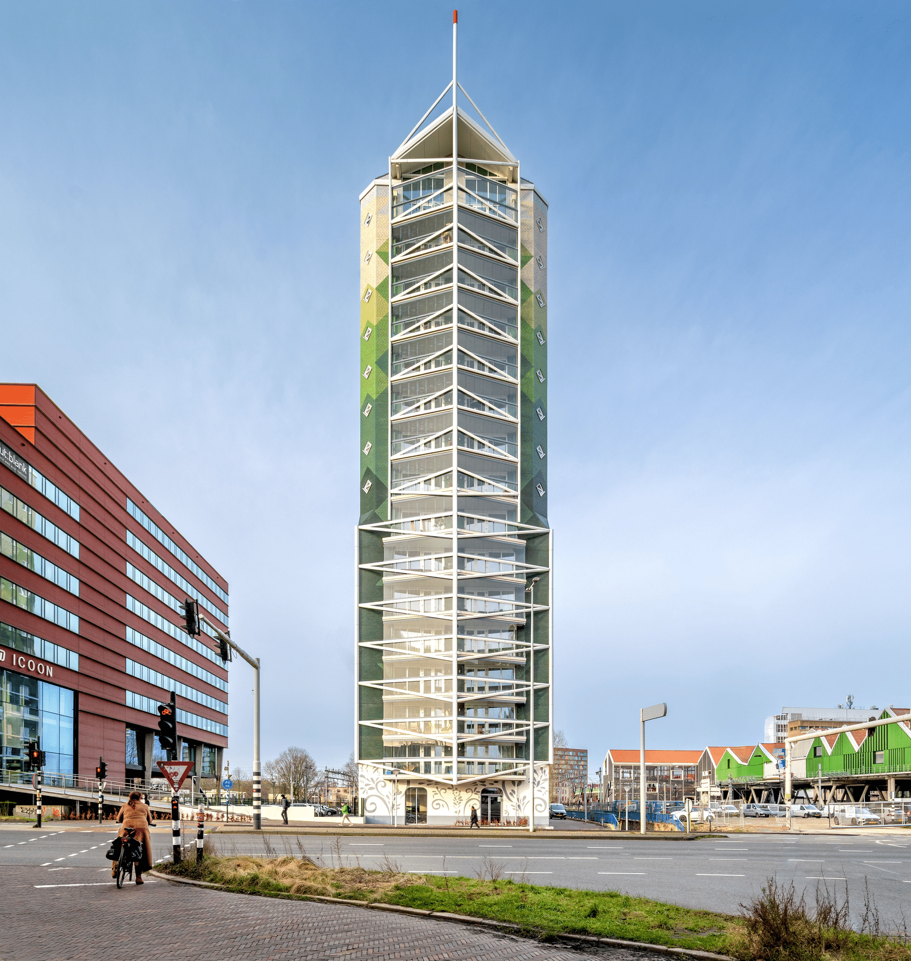 Akoestische balkonbeglazing ondersteunt ‘melkmeisje-ontwerp’ 1