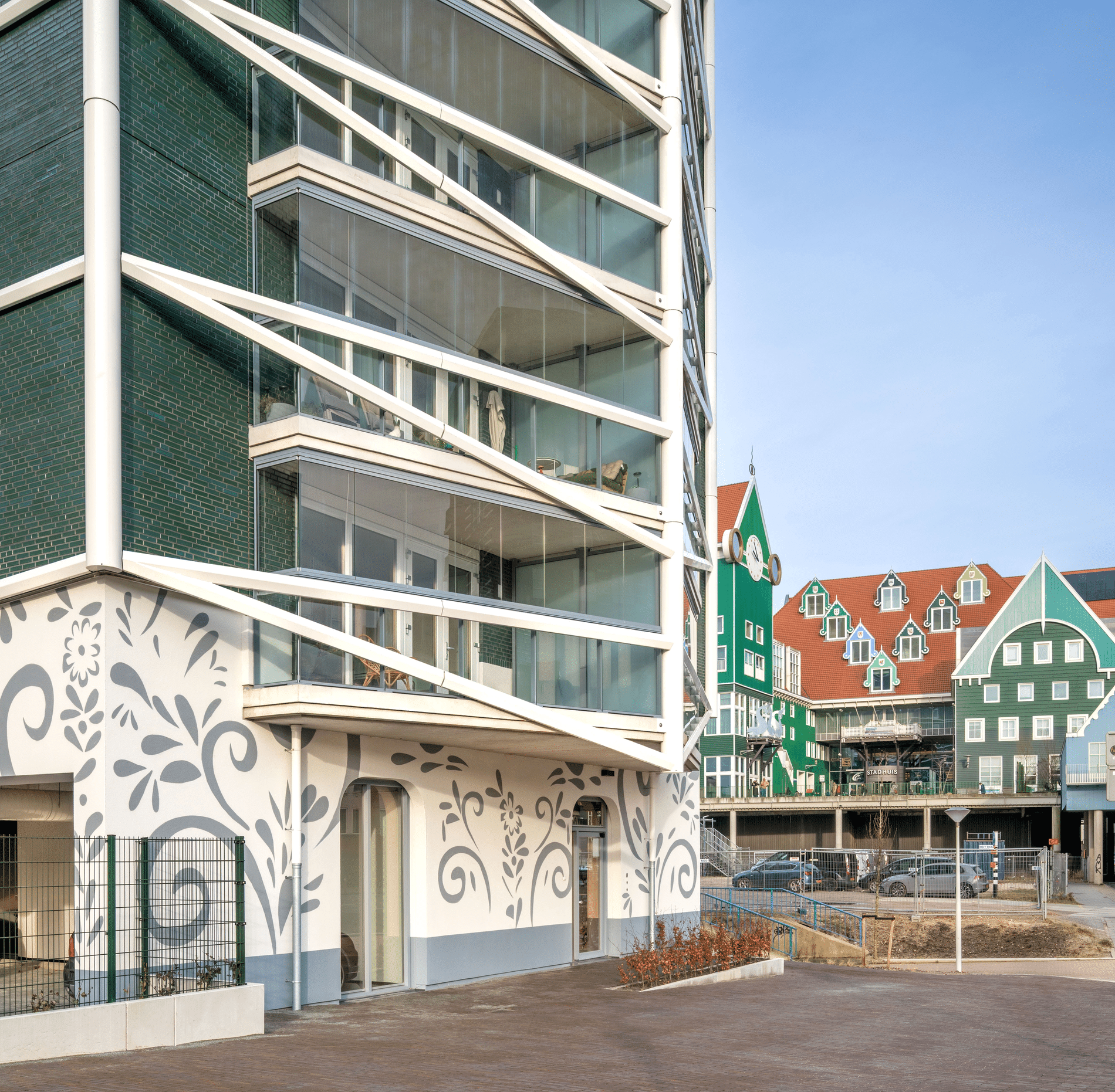 Akoestische balkonbeglazing ondersteunt ‘melkmeisje-ontwerp’ 2