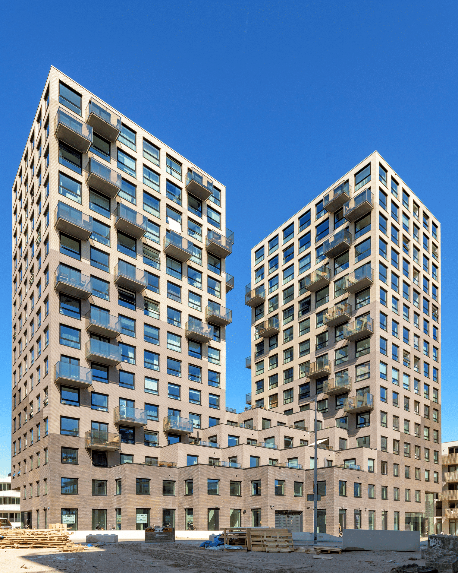 KAAP Amsterdam: Aluminium gevels vormen decor voor wonen aan het water 1